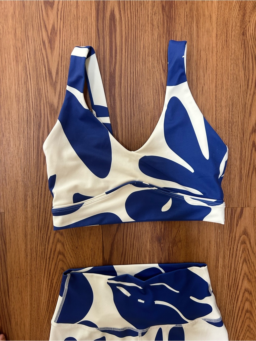 Blue & White Hawaii Vacation Theme Floral Print Sports Bra and Legging Set - Picture 3 of 7